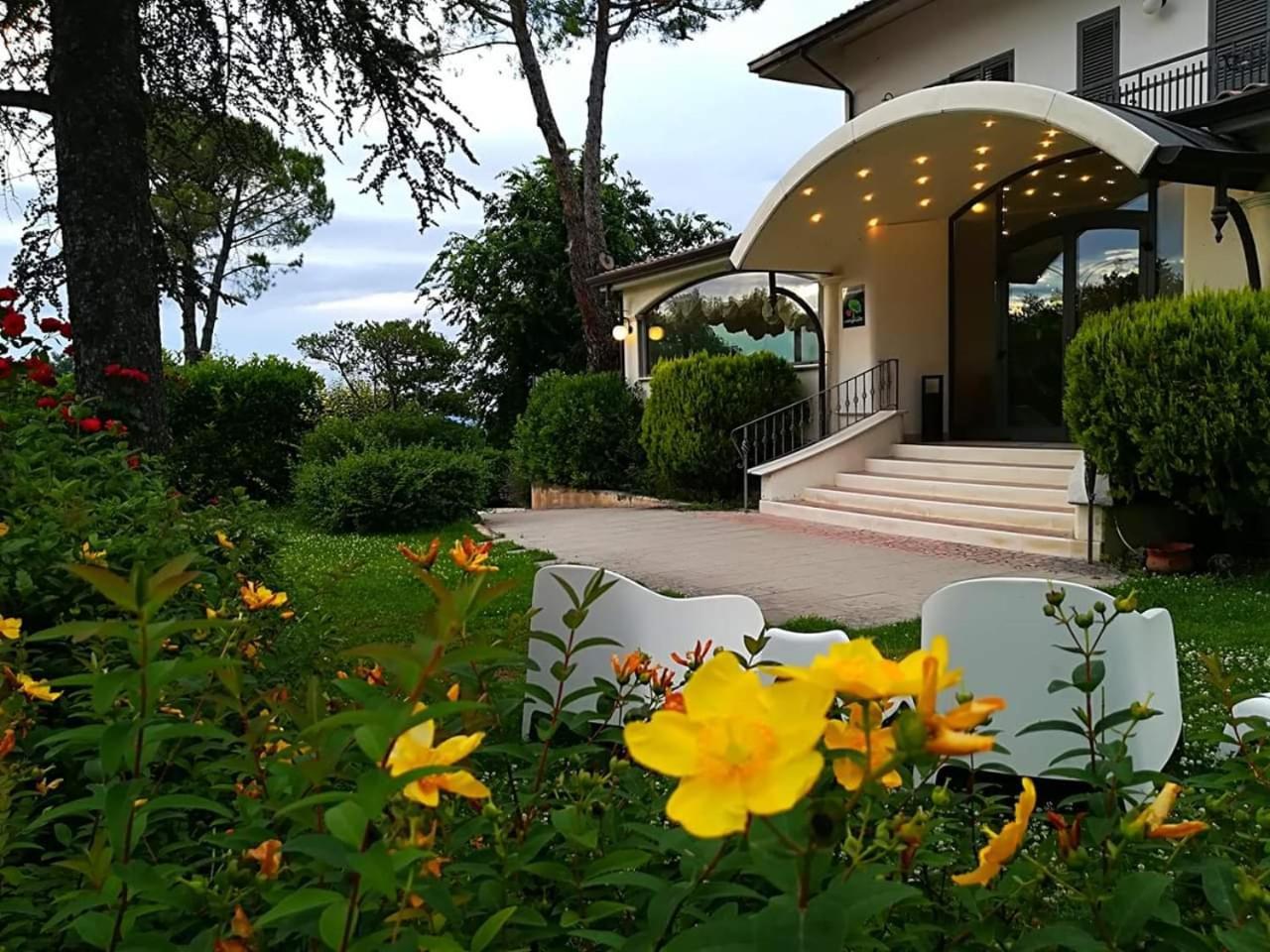 Hotel Panorama San Valentino in Abruzzo Citeriore Kültér fotó